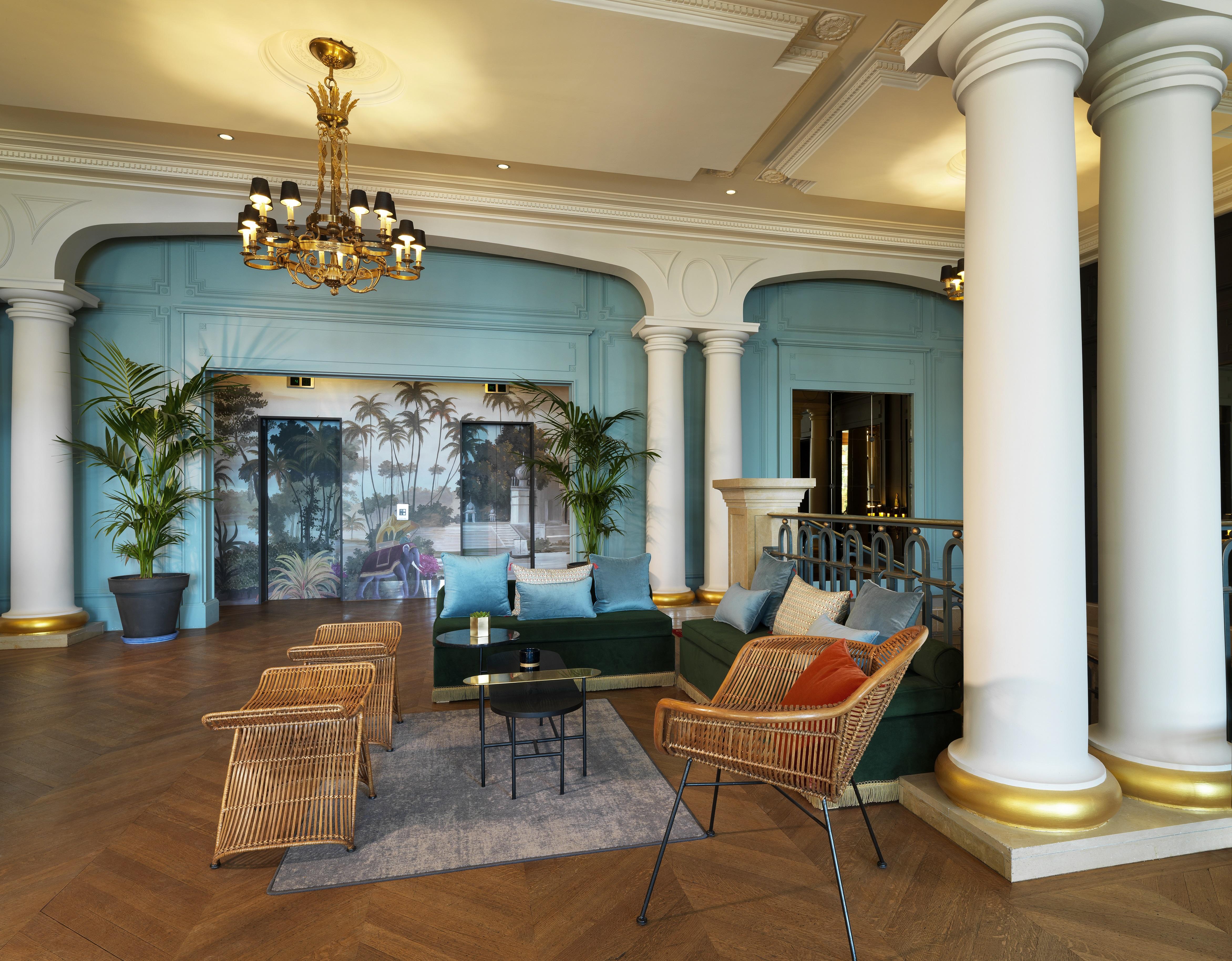 Le Palace De Menthon Zewnętrze zdjęcie The lobby of the hotel